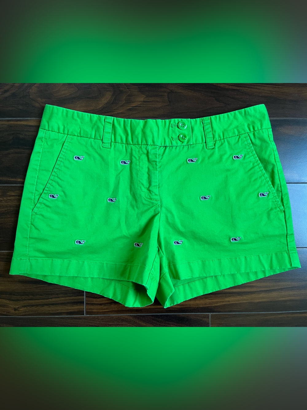 Vineyard Vines Women’s Green Shorts Embroidered w/ Whale Logo, 2, EUC